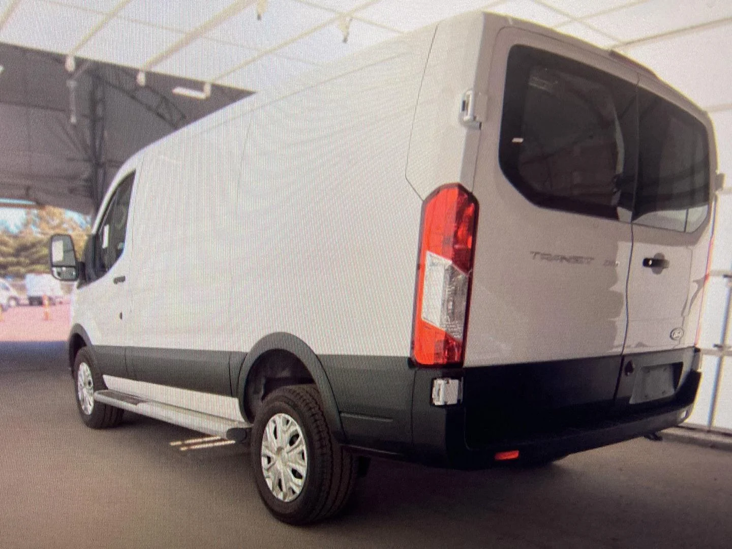 Used 2025 Oxford White Ford 250 image 7