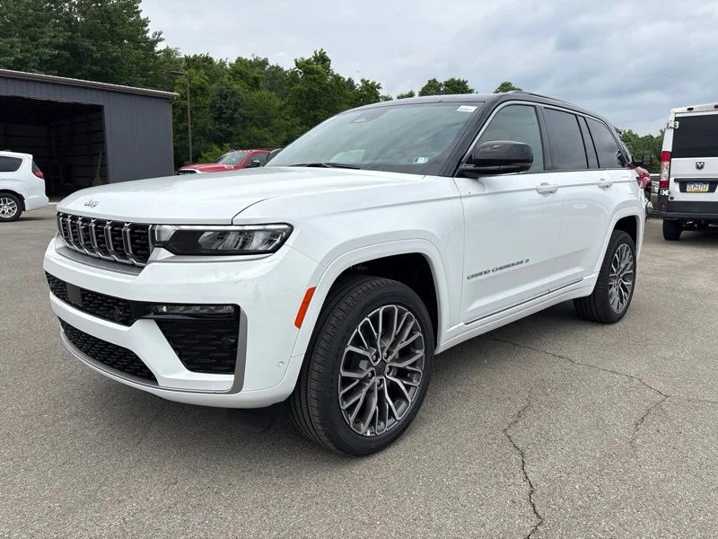 New 2026 Bright White Clear-Coat Exterior Paint Jeep Summit image 7