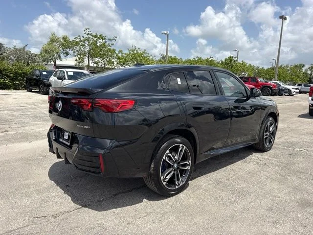 Used 2026 Black BMW xDrive28i image 3