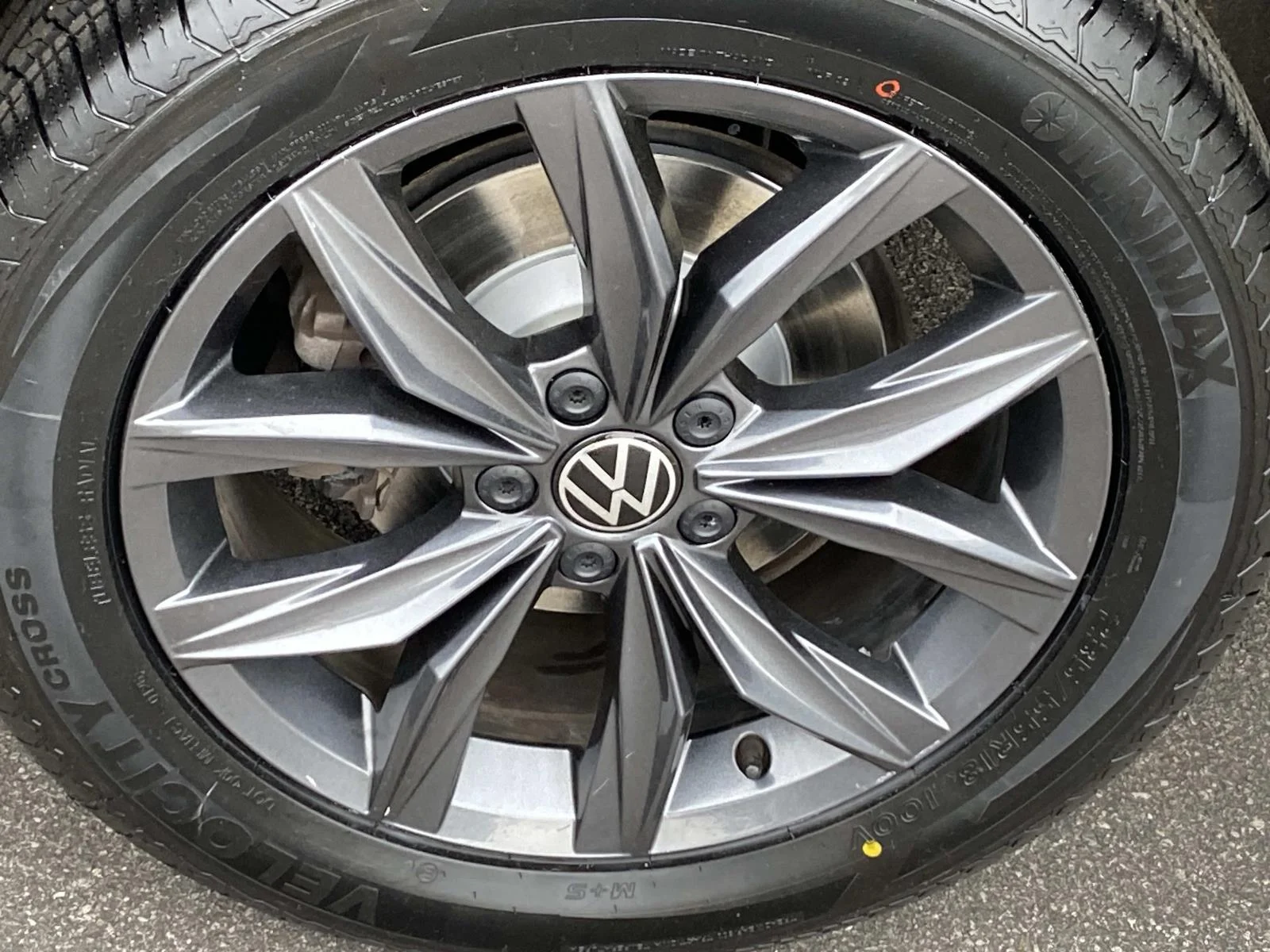 Certified Used 2023 Deep Black Pearl Volkswagen 2.0T SE 4MOTION image 28
