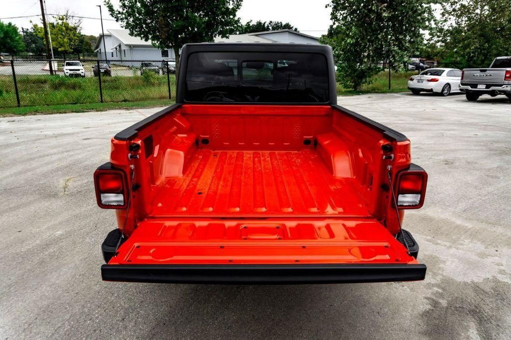 New 2026 Firecracker Red Clear-Coat Exterior Paint Jeep Sport S image 21