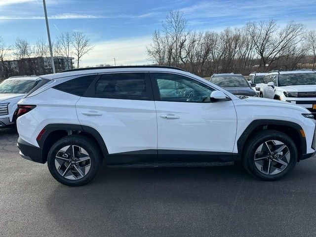 Used 2026 White Hyundai SEL image 2