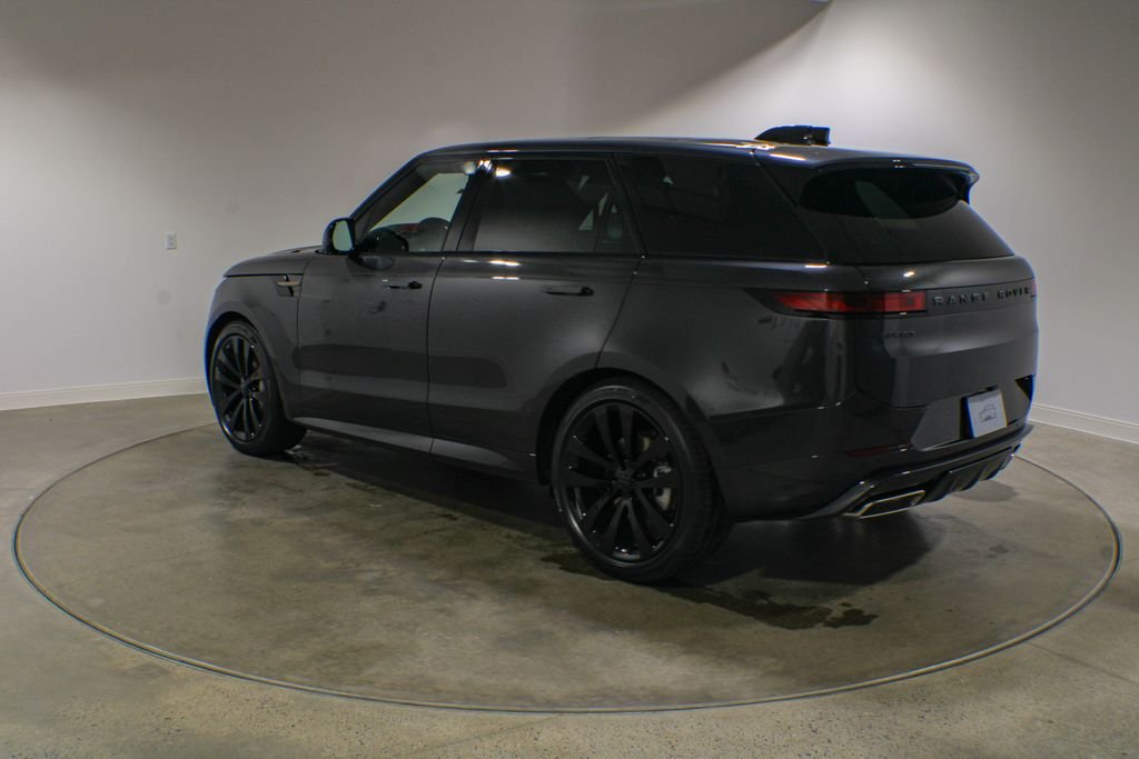 New 2026 Carpathian Grey Land Rover Dynamic SE image 4