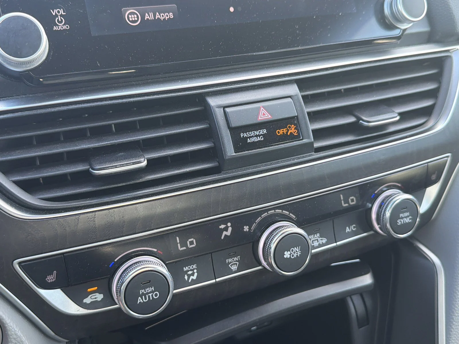 Used 2018  Honda EX-L image 30