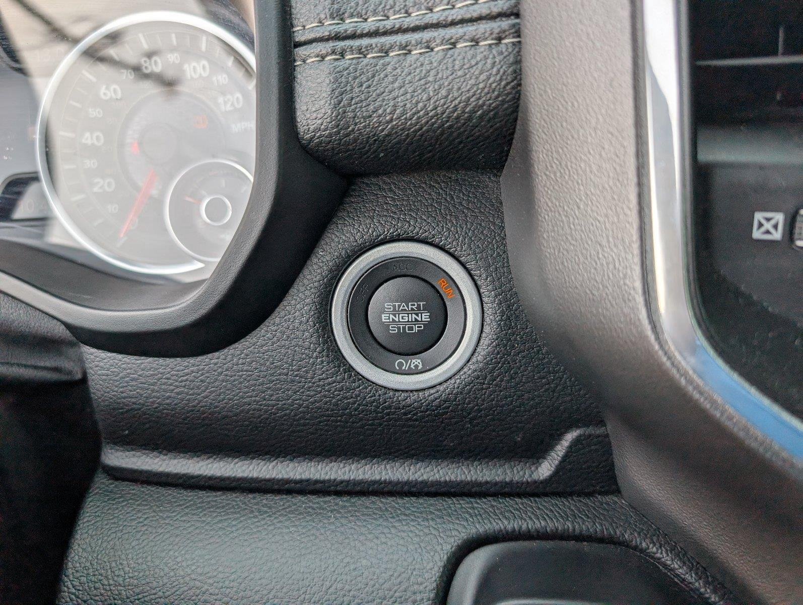 Used 2020 Diamond Black Crystal Pearlcoat Ram Laramie image 23