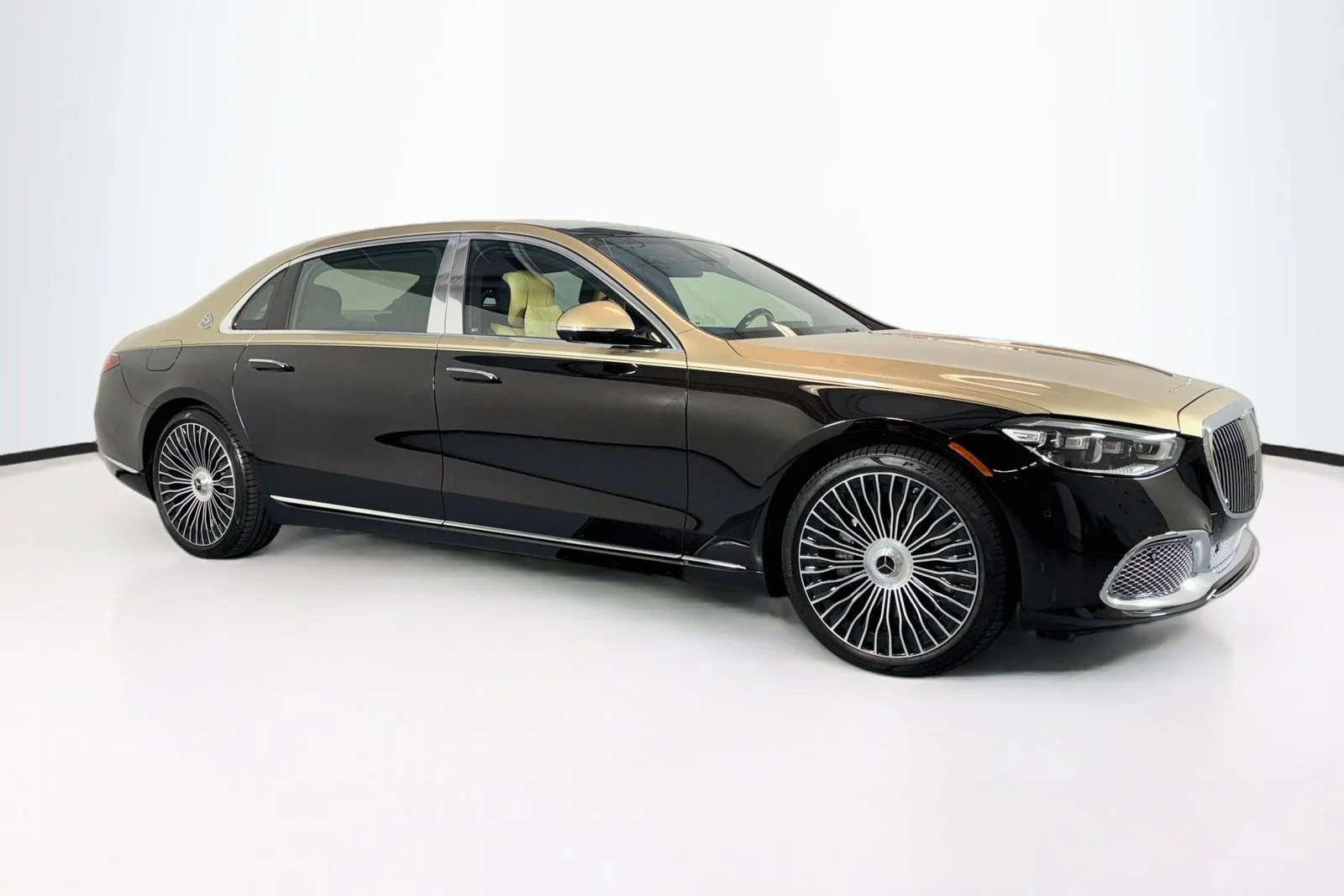 Used 2024 Onyx  Black Metallic Mercedes-Benz Maybach S 680 image 3