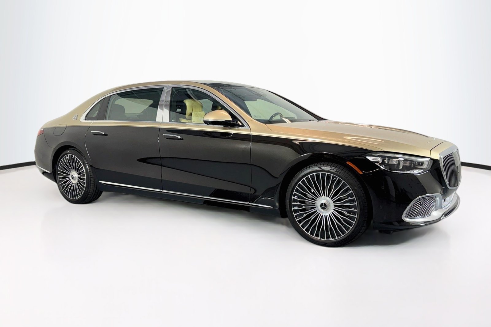 Used 2024 Onyx  Black Metallic Mercedes-Benz Maybach S 680 image 3