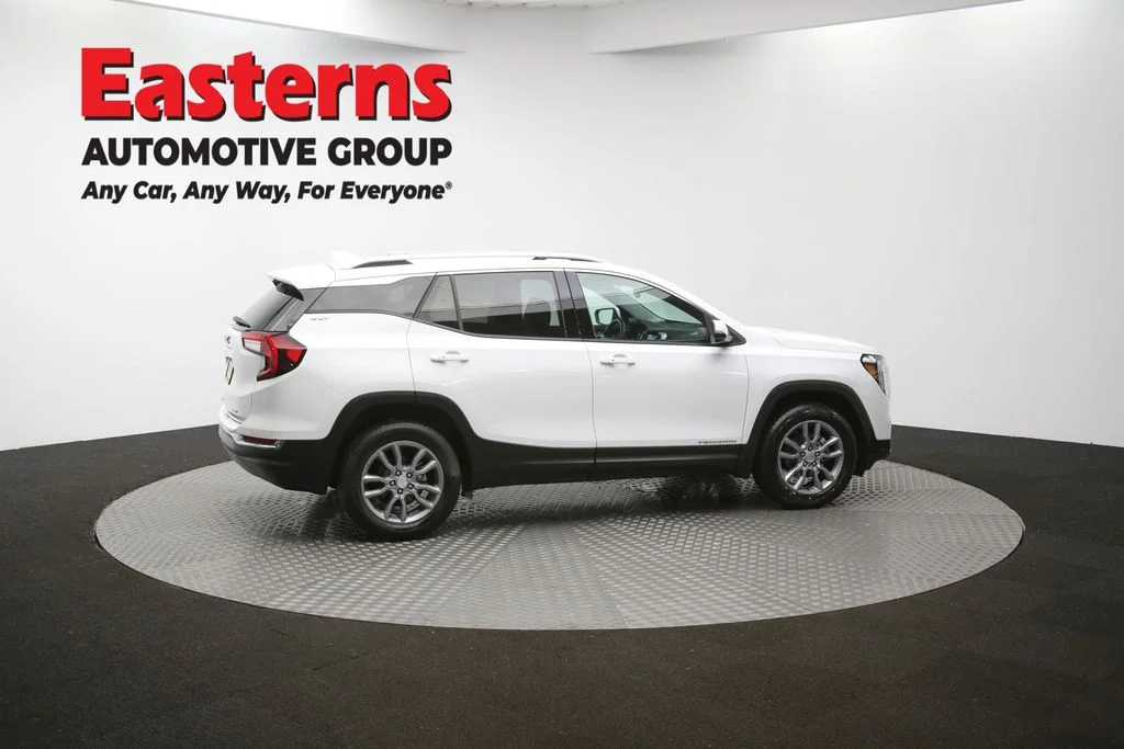 Used 2024 White GMC SLT image 43
