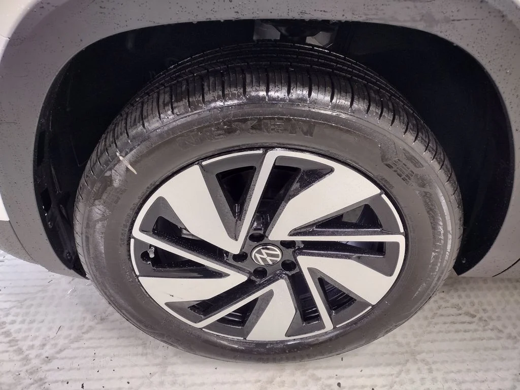 New 2026 White Volkswagen SE w/Technology image 5