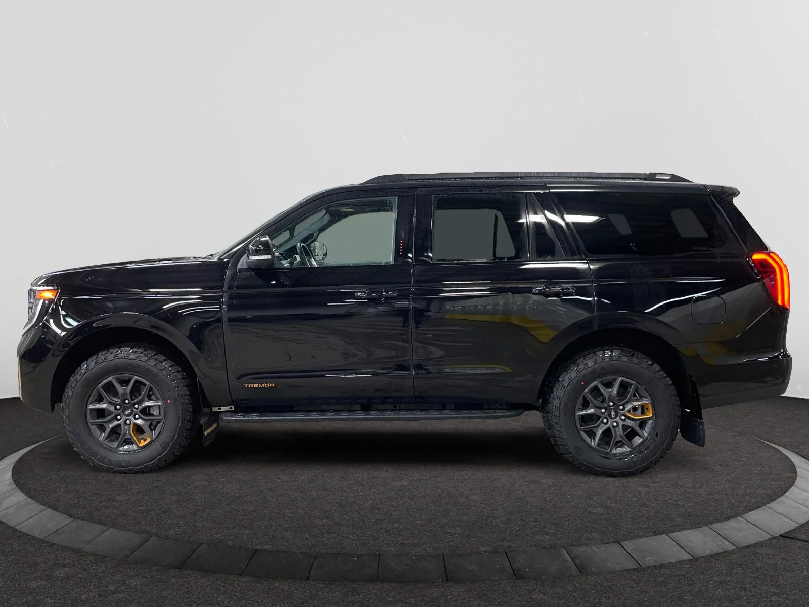 New 2026 Agate Black Metallic Ford Tremor image 2