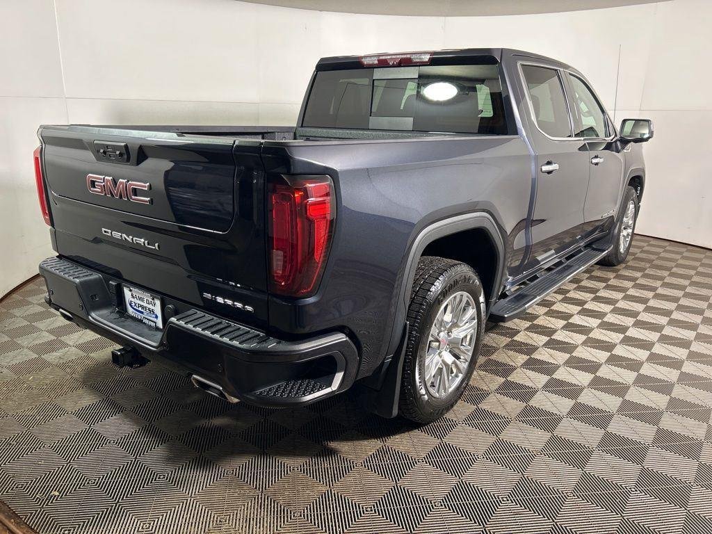 Used 2023 Titanium GMC Denali image 6