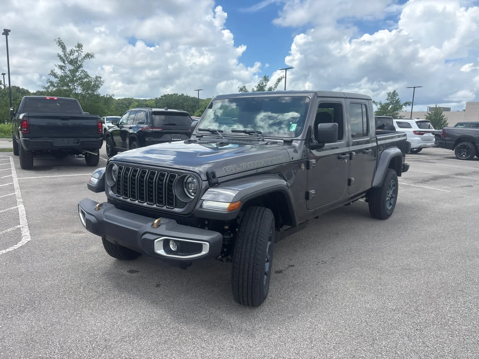 New 2026 Granite Crystal Metallic Clearcoat Jeep 85th Anniversary Edition image 4