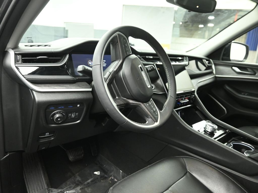 2022 JEEP GRAND CHEROKEE - Image 10