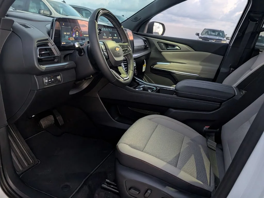 New 2026 Summit White Chevrolet LT image 7