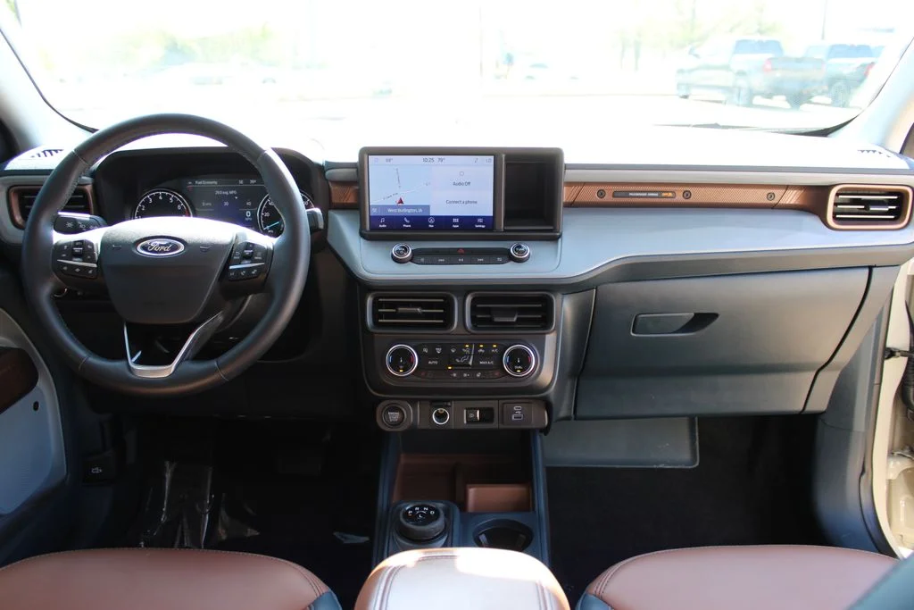 Used 2024  Ford Lariat image 39
