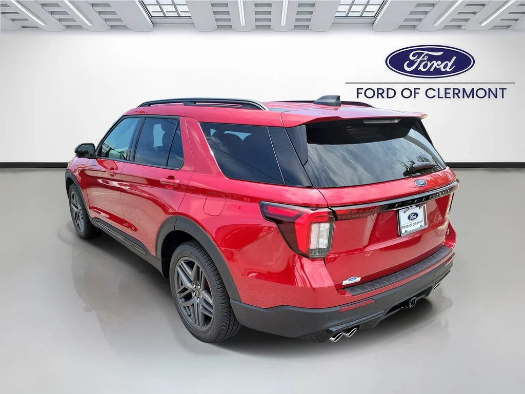 New 2026 Rapid Red Metallic Tinted Clearcoat Ford ST image 3