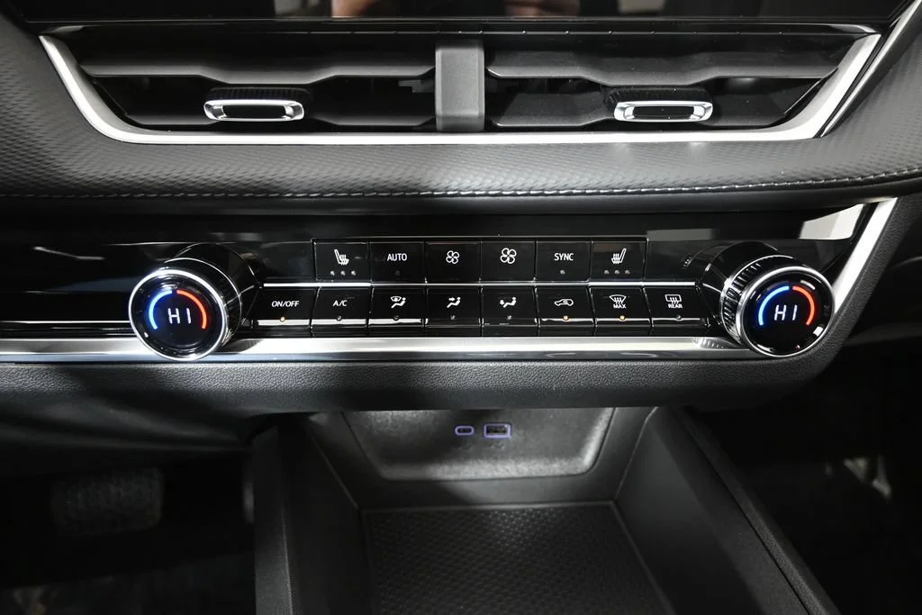 New 2026 Mosaic Black Metallic Chevrolet LT image 29