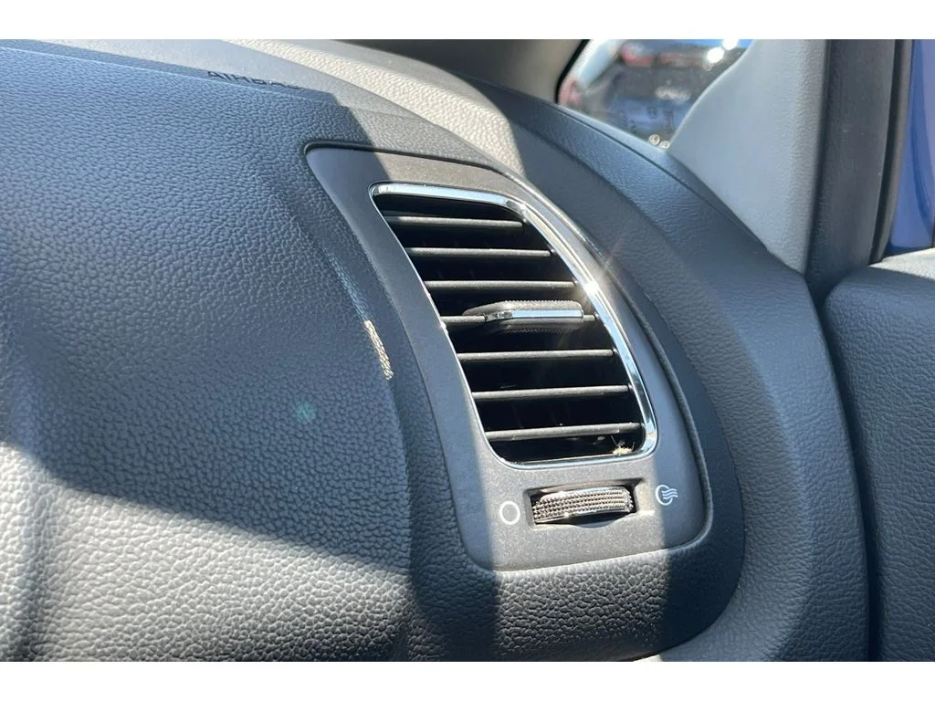 Used 2017 Deep Sea Blue Kia LX image 27