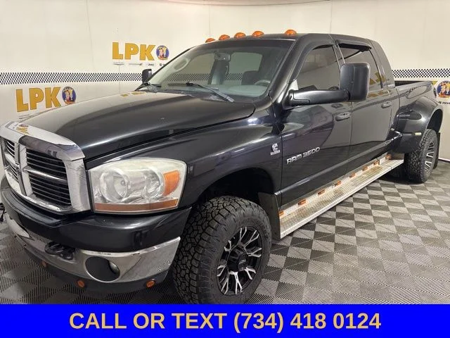 Used 2006 Brilliant Black Crystal Pearl Dodge SLT image 7