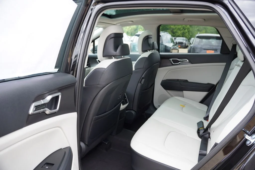 2027 Kia Sportage EX Hybrid - Photo 11