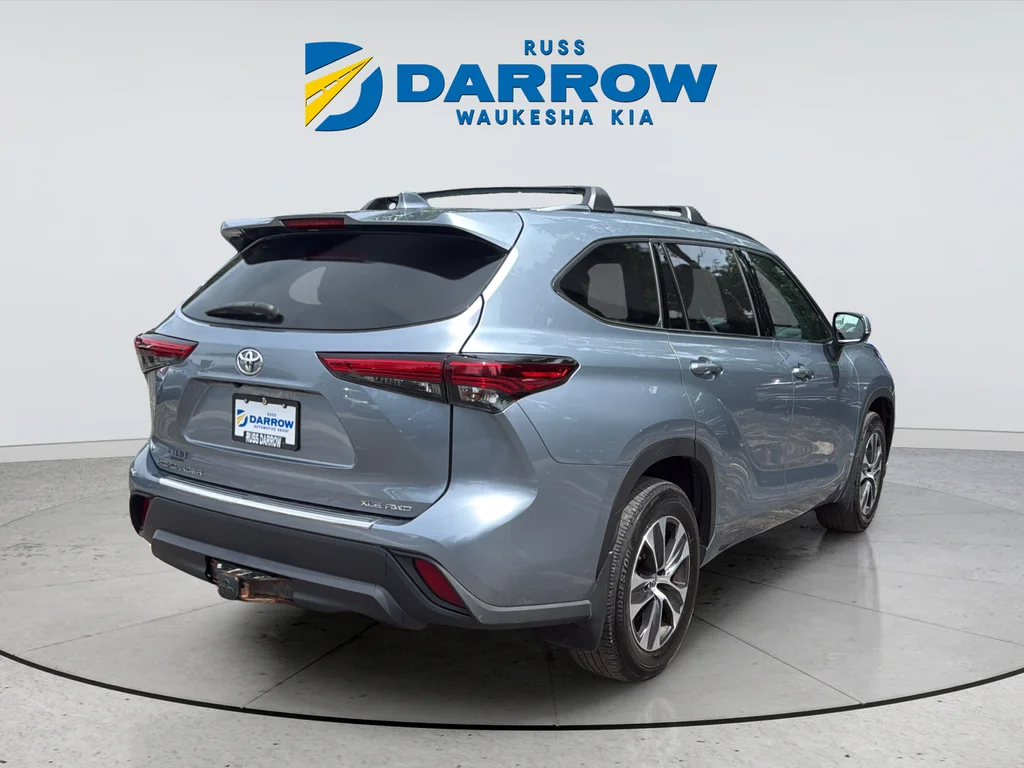 Used 2021  Toyota XLE image 5