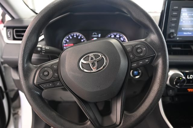 Used 2022 White Toyota XLE image 22