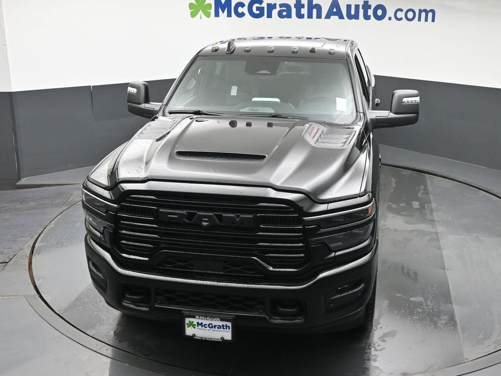 New 2026 Diamond Black Crystal Pearl-Coat Exterior Paint RAM Laramie image 28