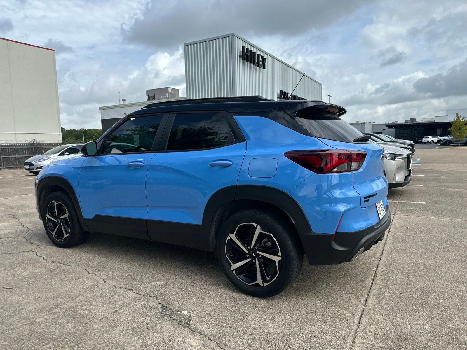 Used 2023 Fountain Blue Chevrolet RS image 5