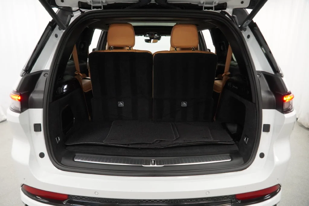 Used 2024 White Jeep Summit Reserve image 39