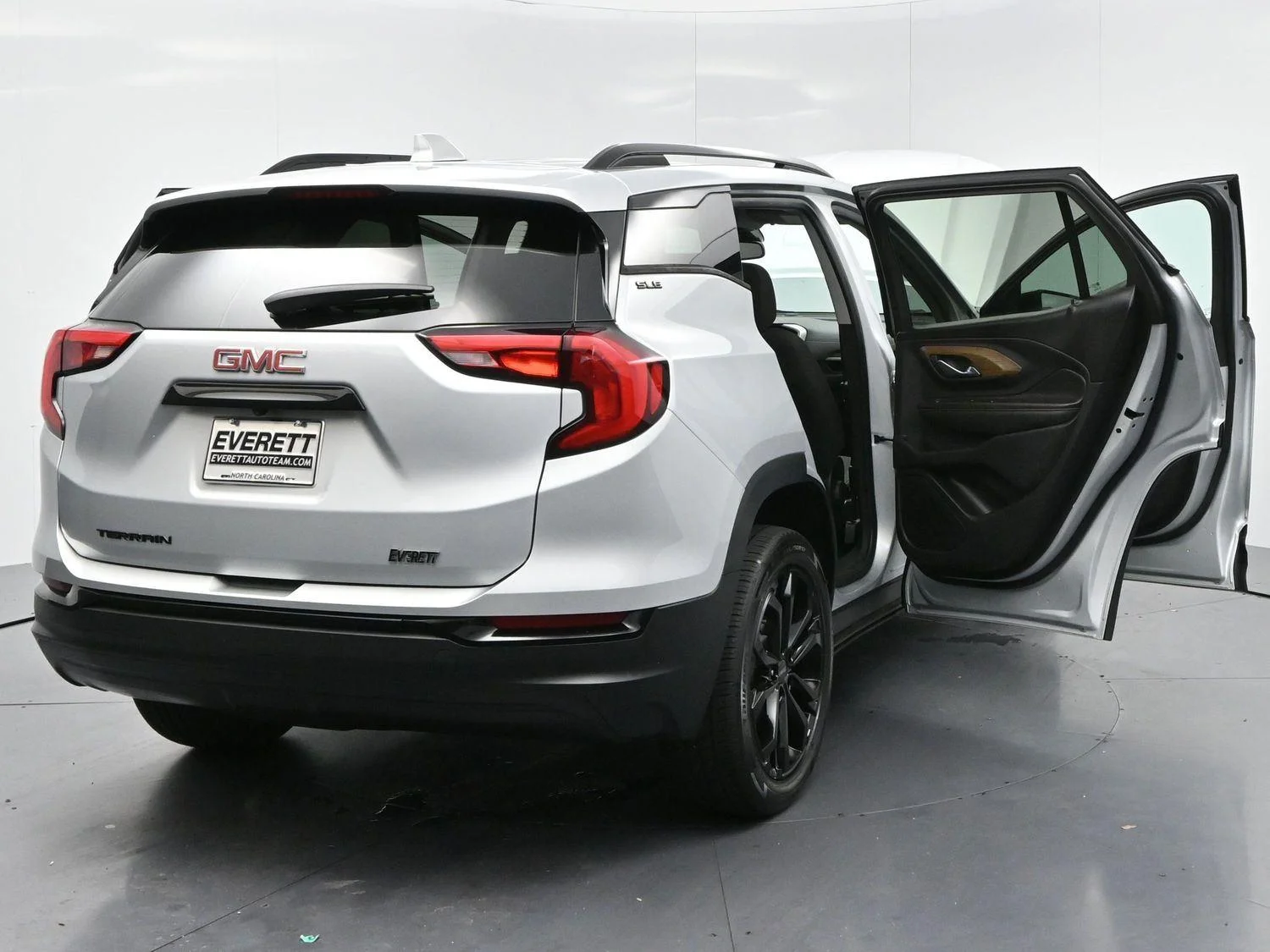 Used 2021 Quicksilver Metallic GMC SLE image 36