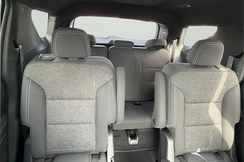 New 2027 Summit White Chevrolet LT image 12