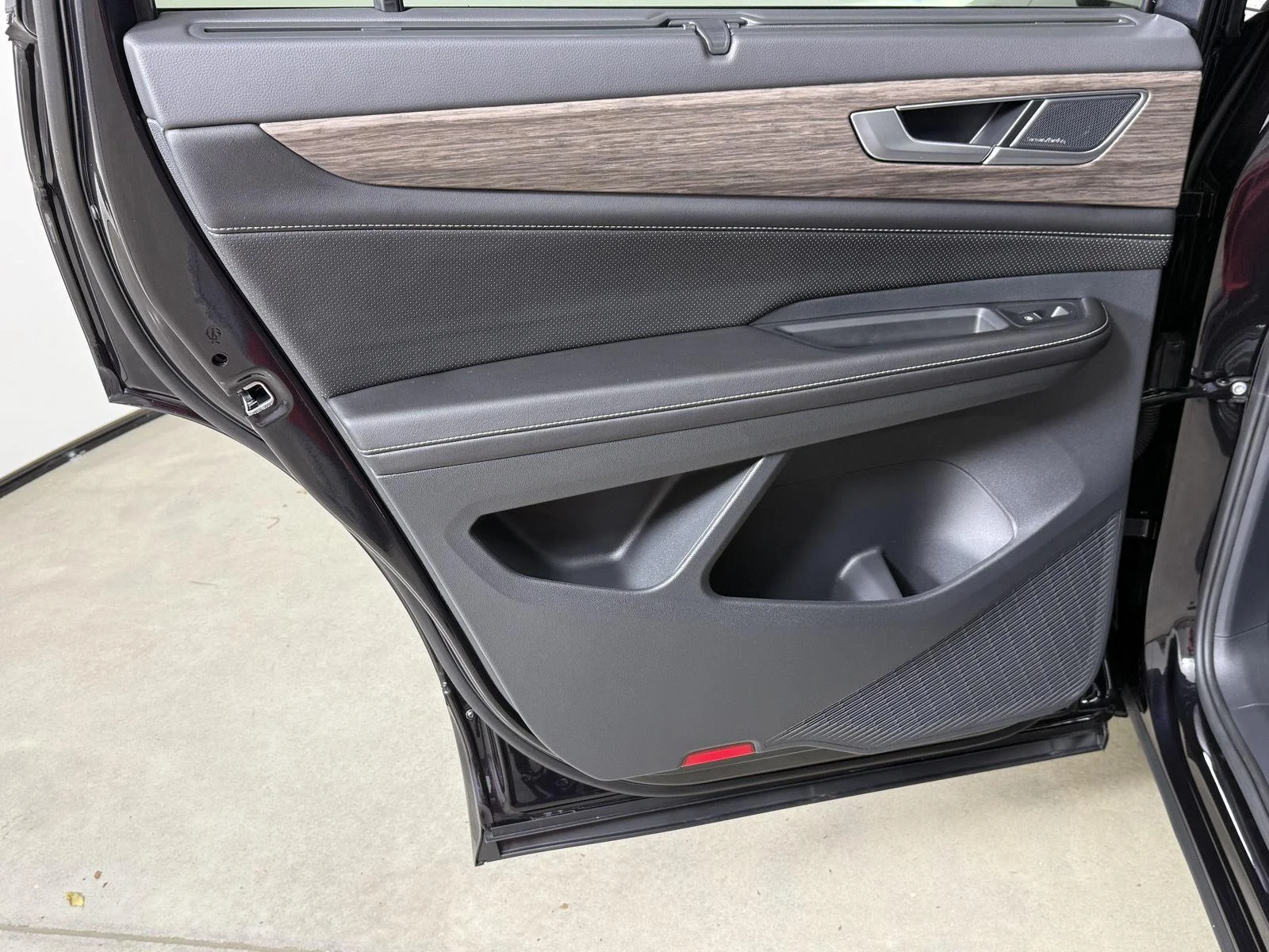 New 2026 Deep Black Pearl Volkswagen 2.0T SEL Premium R-Line image 23