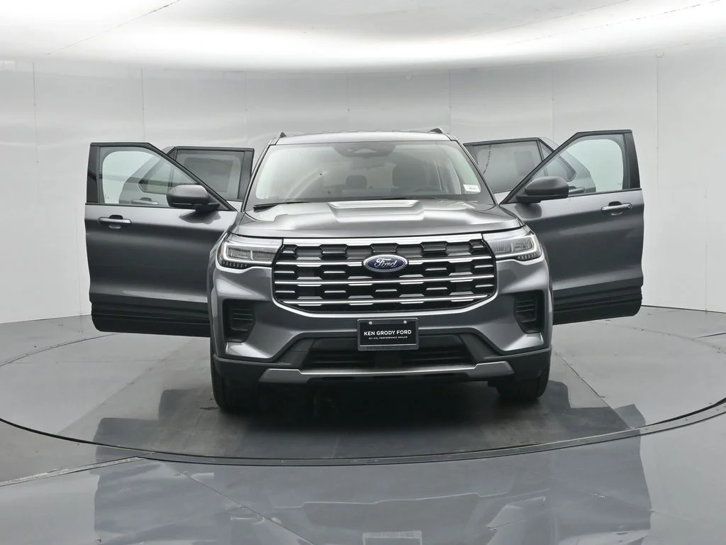 New 2026 Carbonized Gray Metallic Ford Active image 31