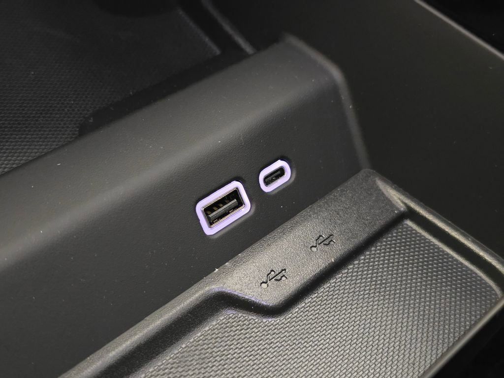 2025 Chevrolet Suburban Z71 - Photo 27