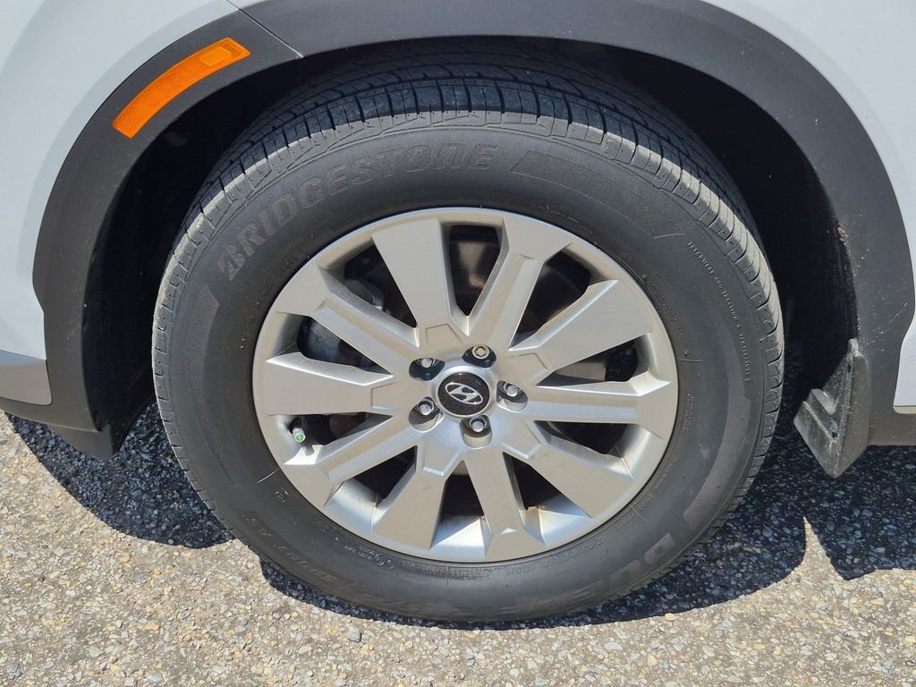 Used 2023 White Hyundai SEL image 11