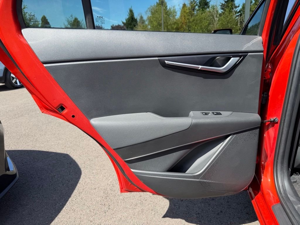 Used 2023 Fire Orange Kia Wind image 28