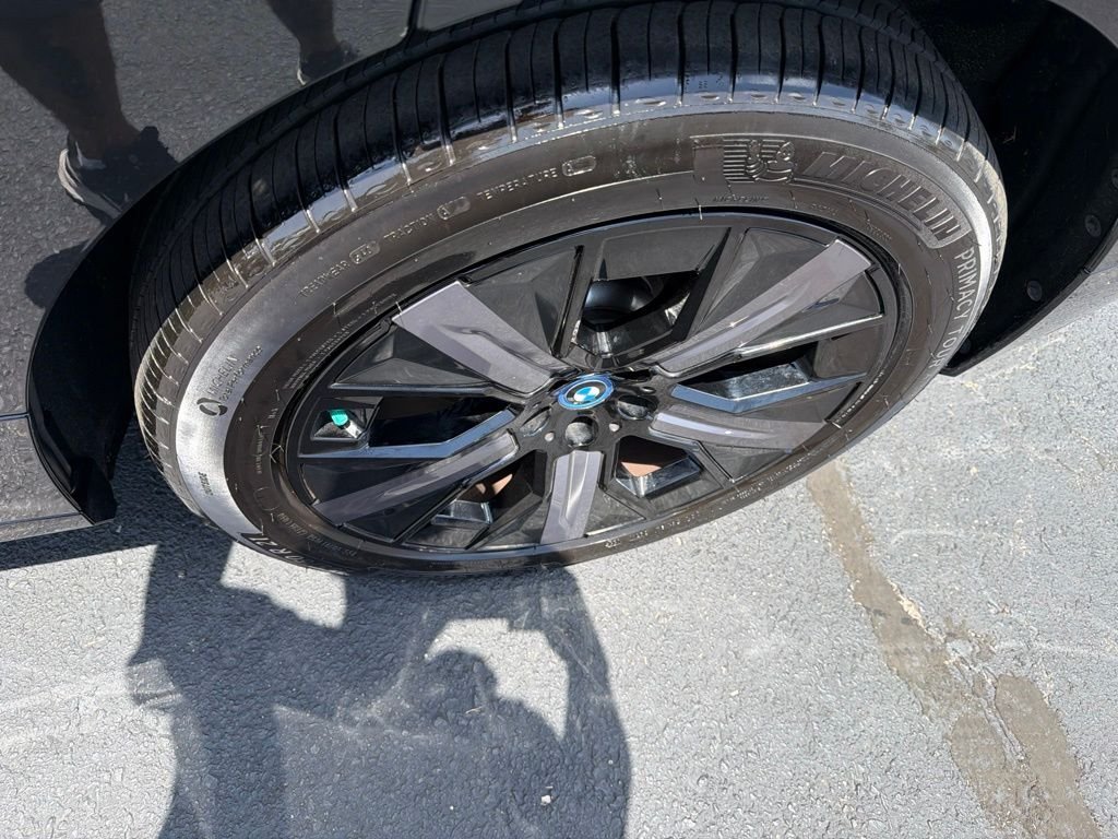 Used 2024 Black BMW xDrive50 image 11
