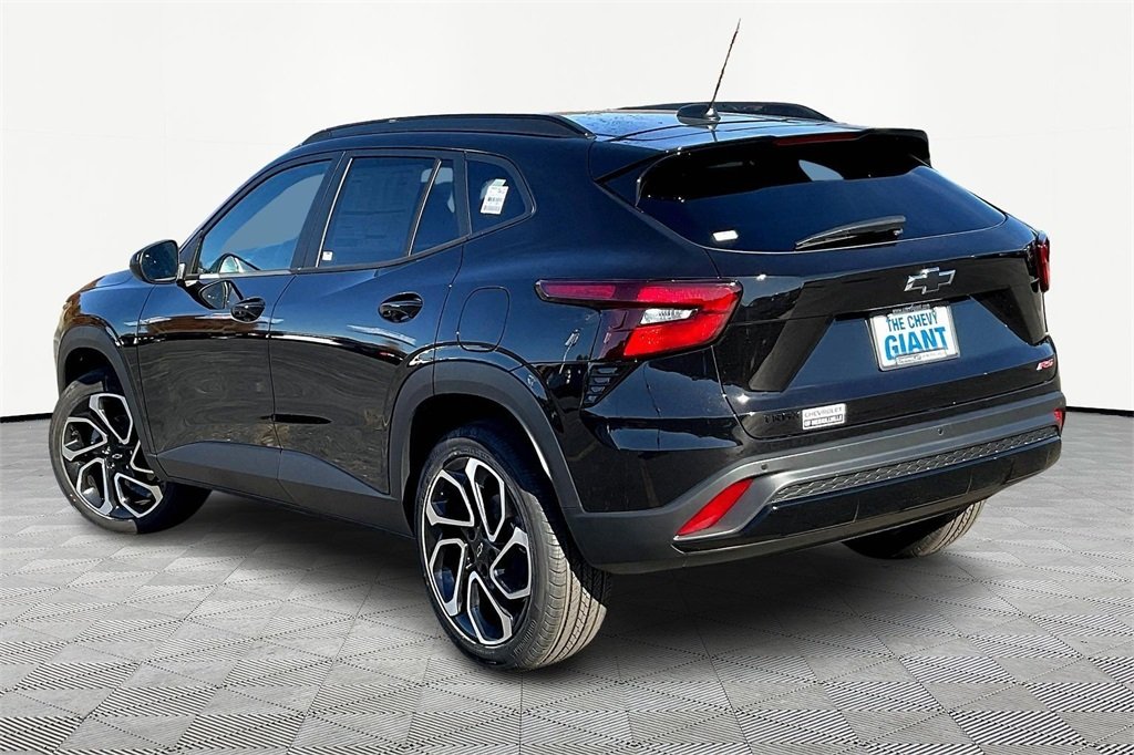 2026 Chevrolet Trax photo 2