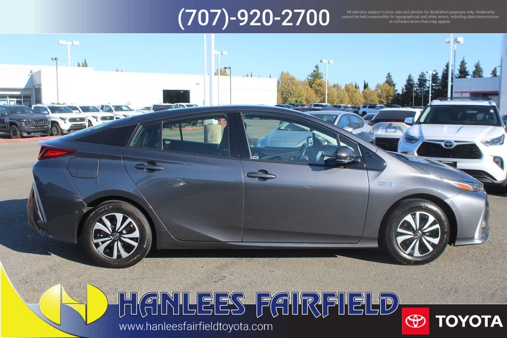 Used 2017 Gray Toyota Advanced image 6
