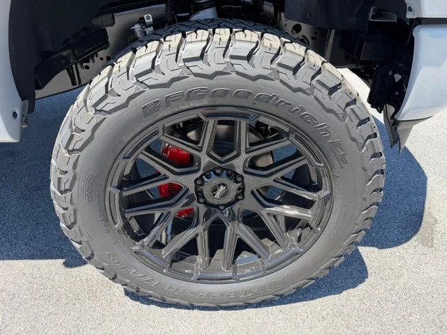New 2026 Avalanche Ford Lariat image 9