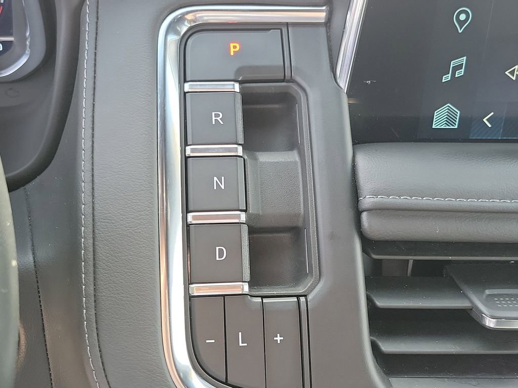 2024 Chevrolet Suburban LT - Photo 34