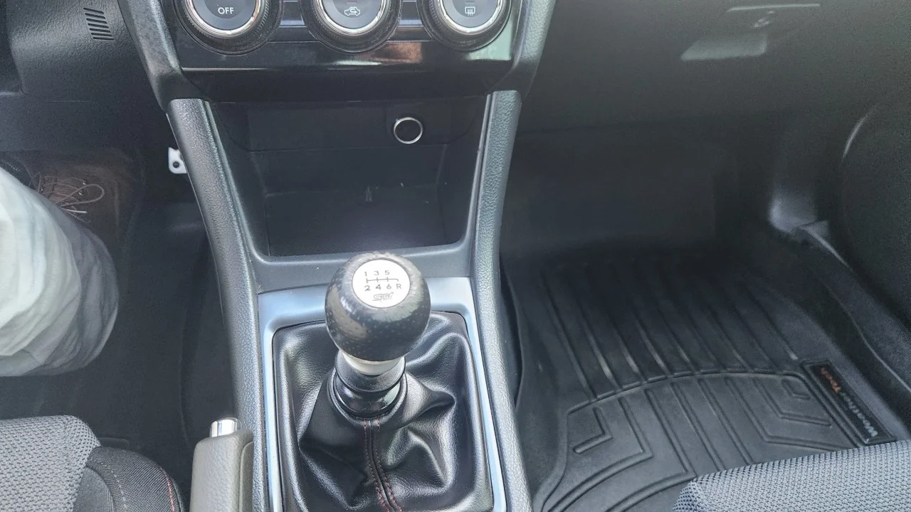 Used 2021  Subaru Premium image 12