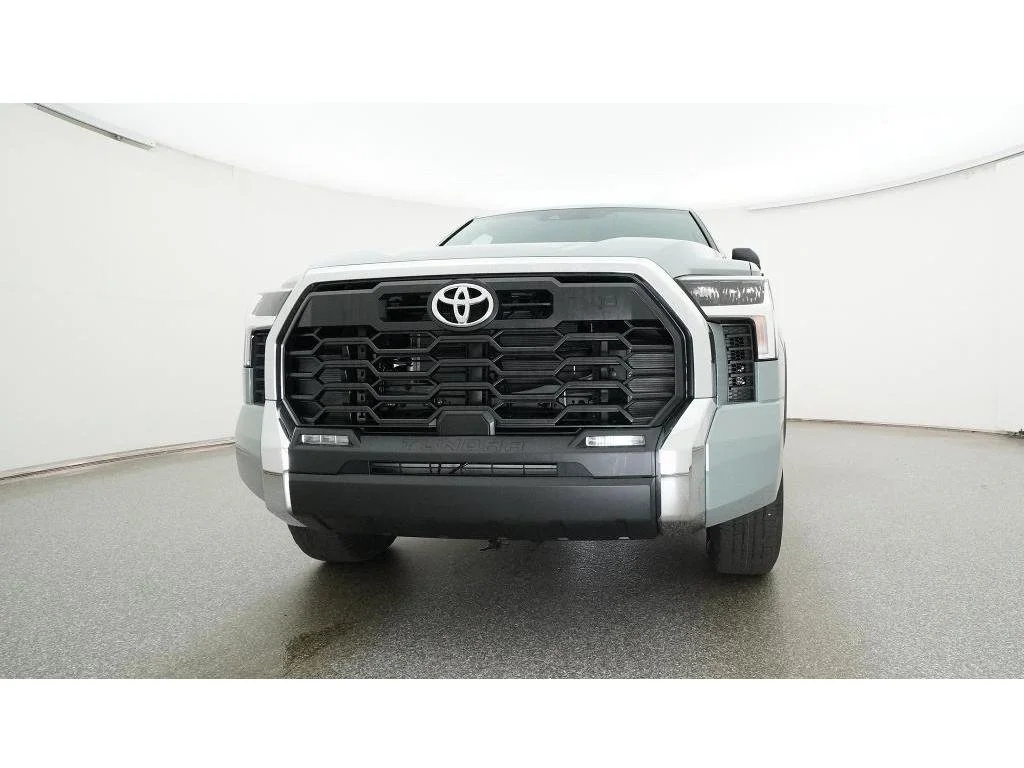 New 2026 Lunar Rock Toyota SR5 image 31