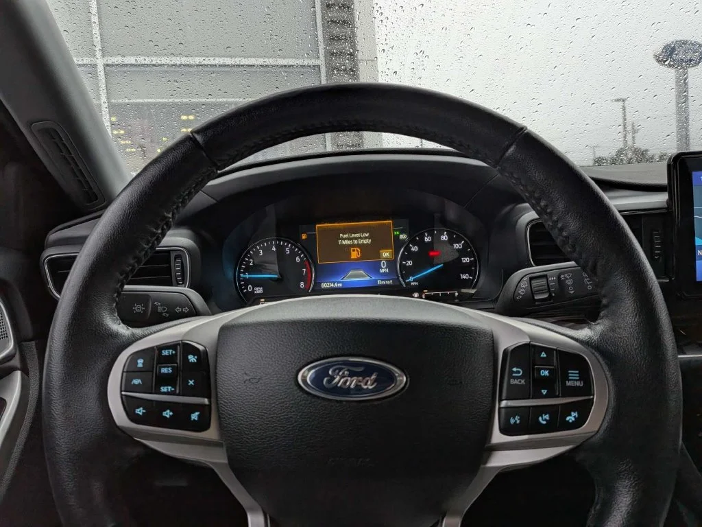 Certified Used 2023 Oxford White Ford Limited image 23