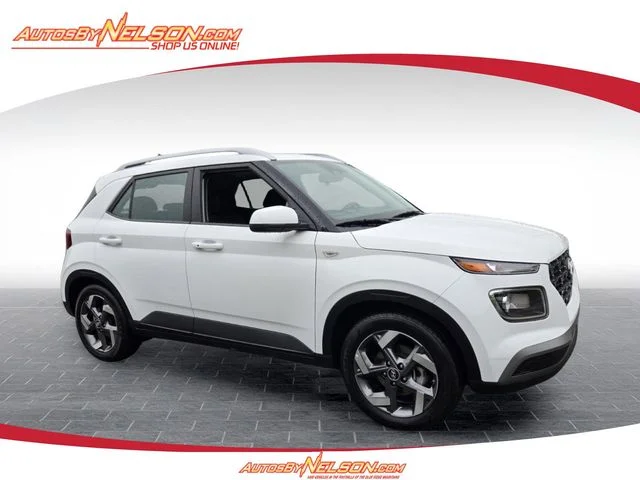 2025 Hyundai Venue SEL IVT's photo