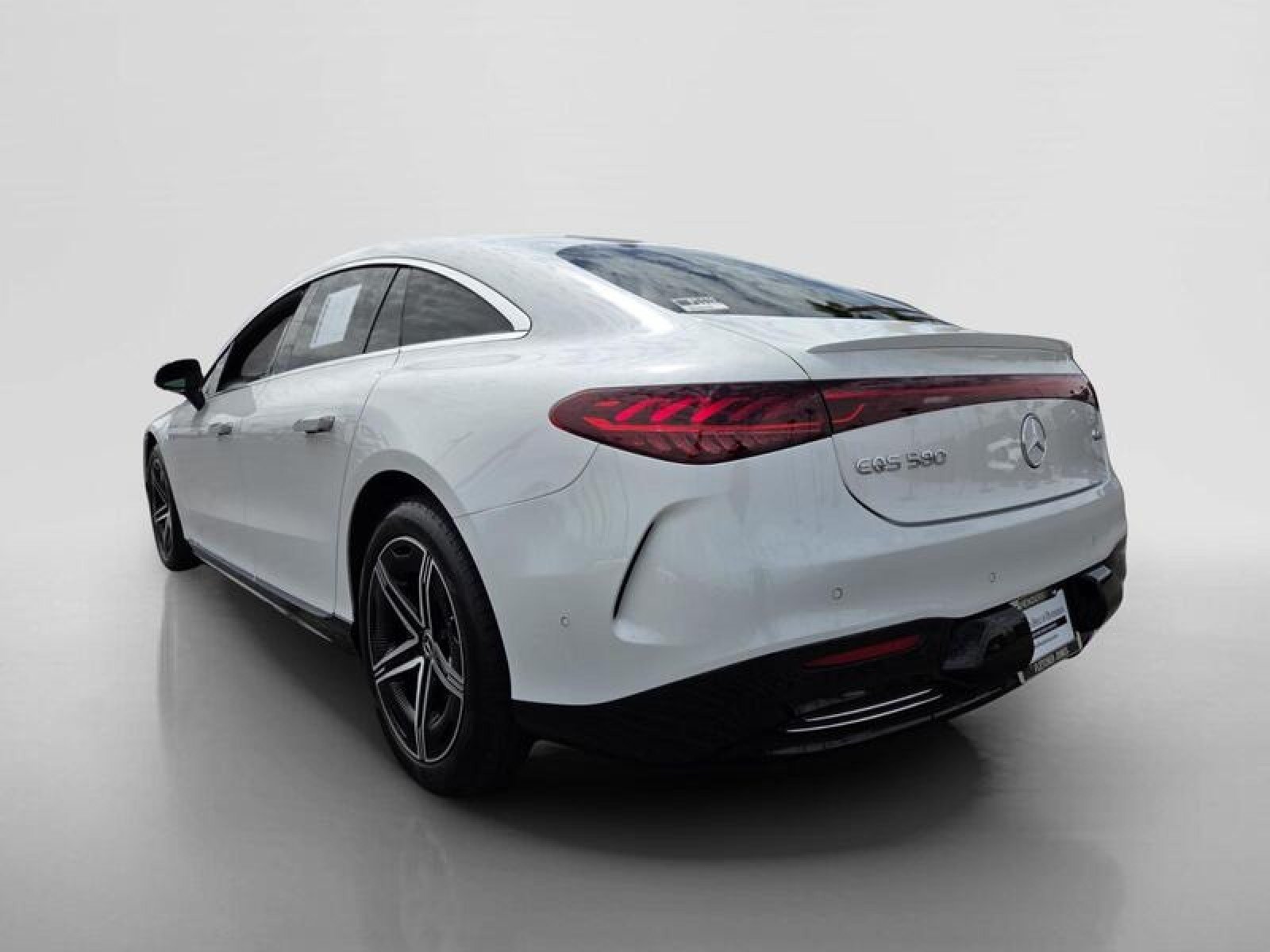 Certified Used 2024 MANUFAKTUR Moonlight White Metallic Mercedes-Benz EQS 580 image 3