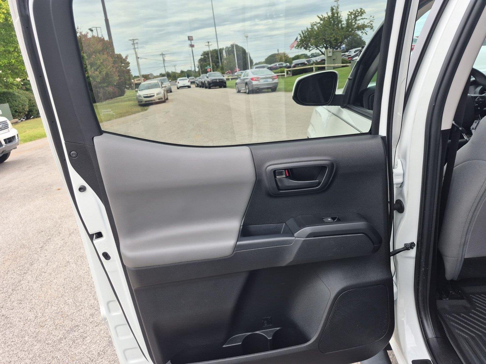 Used 2023 Ice Cap Toyota SR image 27