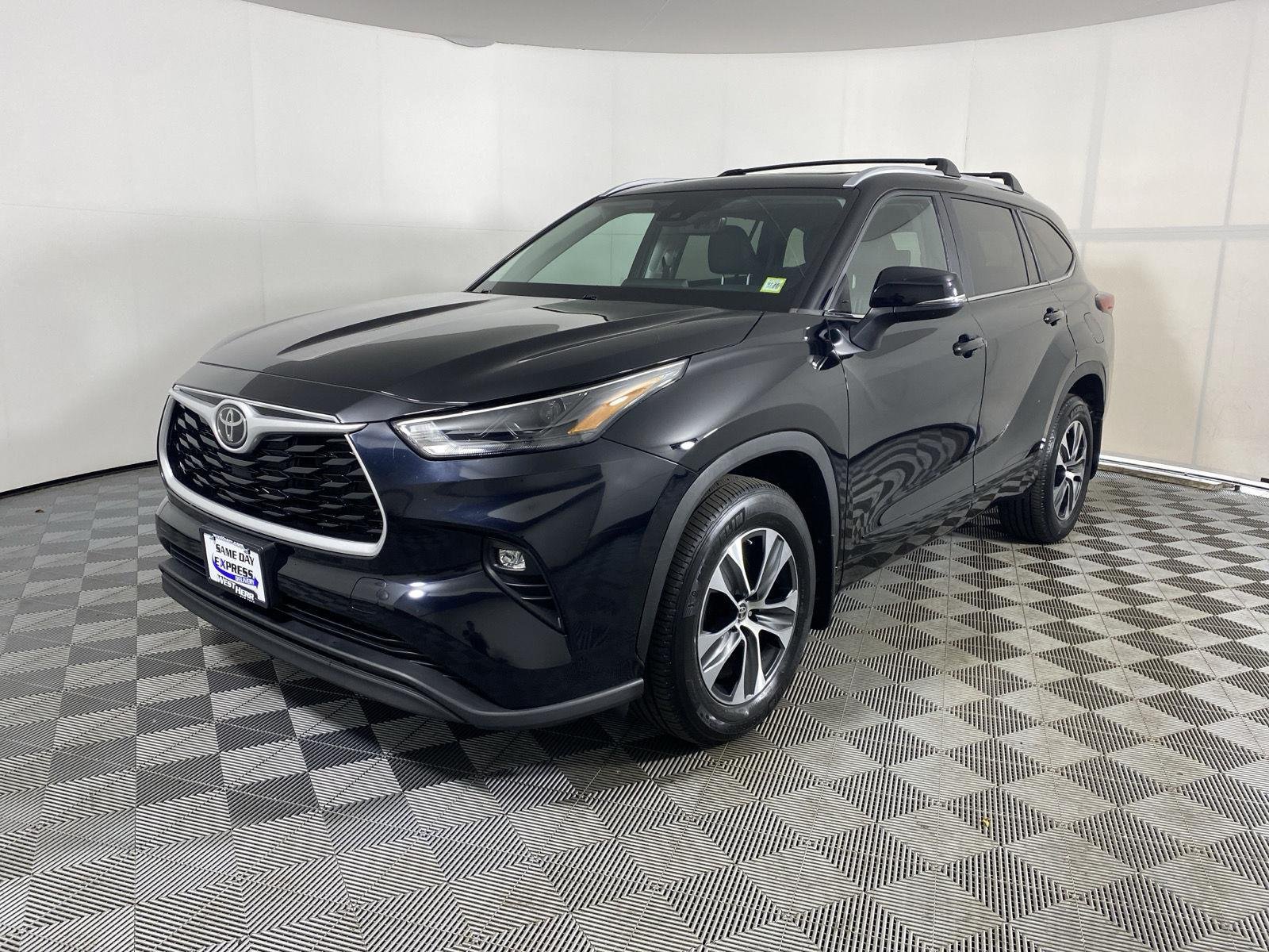 Used 2023 Midnight Black Metallic Toyota XLE image 3