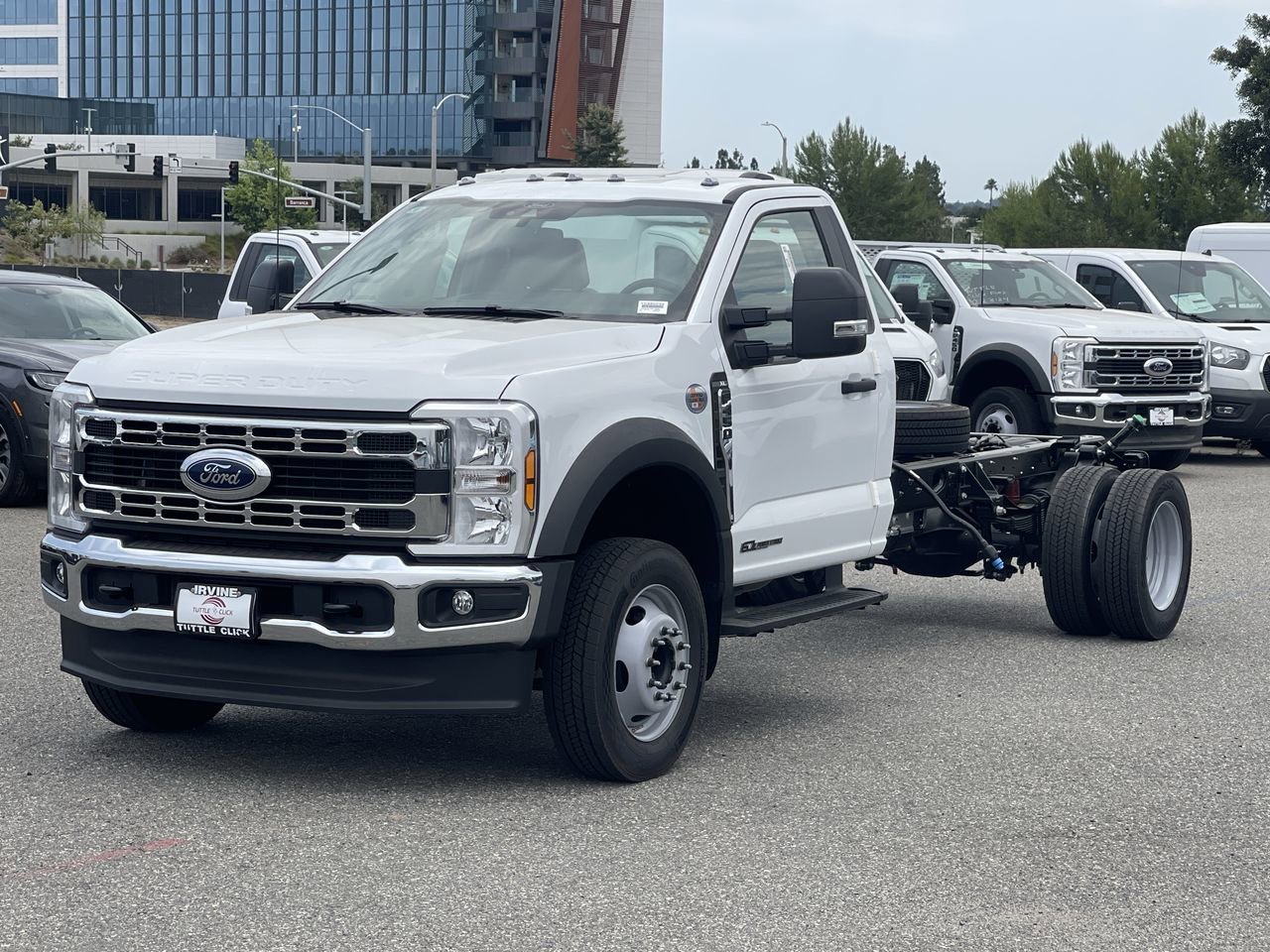 New 2025 Oxford White Ford XL image 3