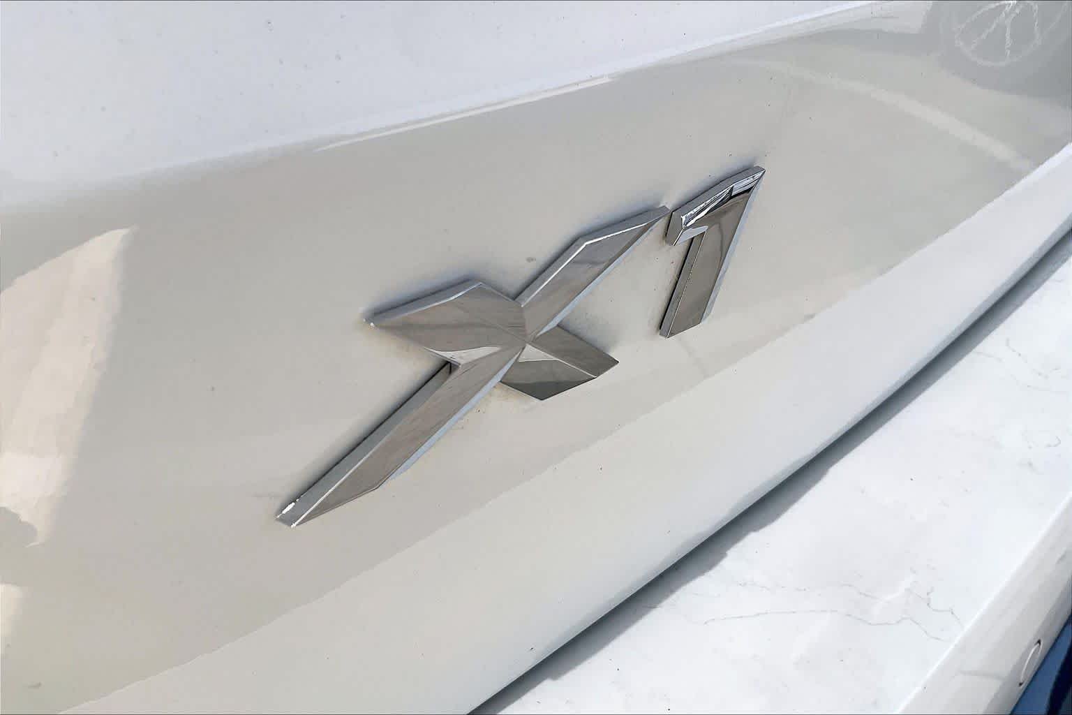 Used 2023 Alpine White BMW xDrive28i image 31